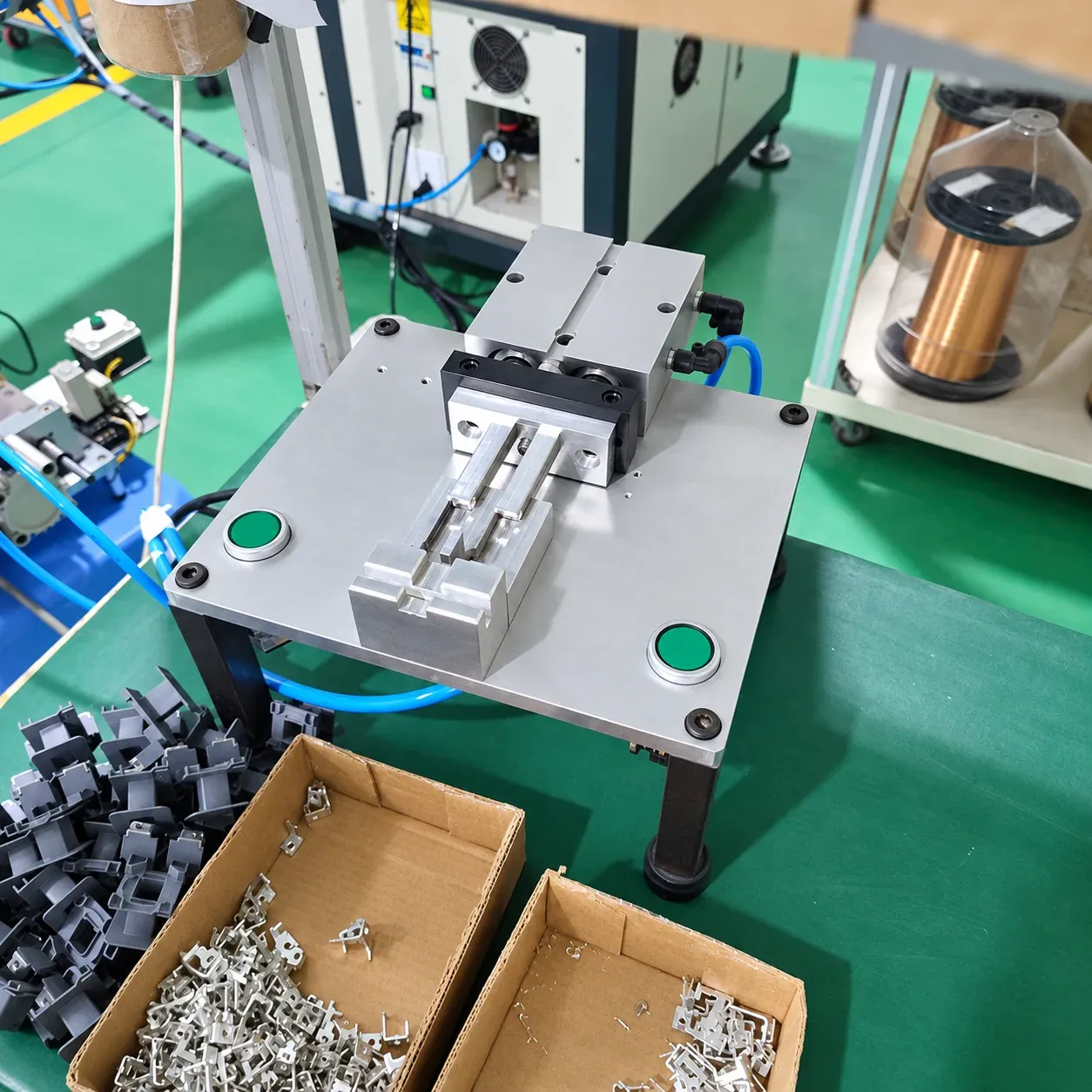 Đồ gá khí nén ép terminal vào bobbin